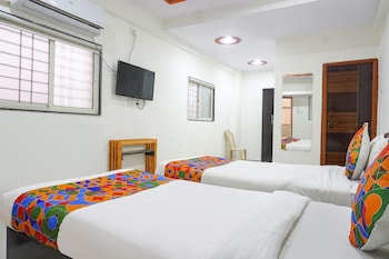 pop 703057 hotel surya