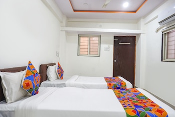 pop 703057 hotel surya