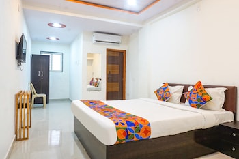 pop 703057 hotel surya