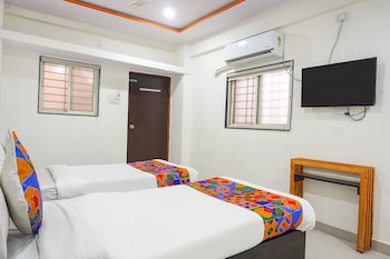 pop 703057 hotel surya