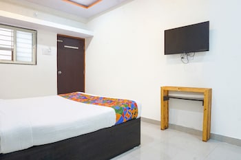pop 703057 hotel surya