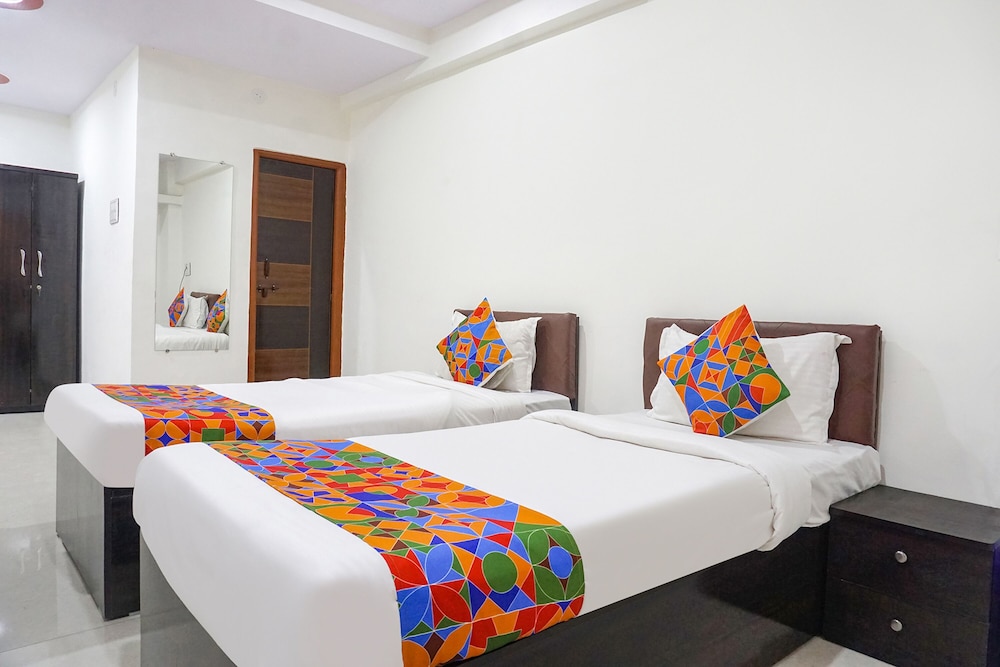 pop 703057 hotel surya