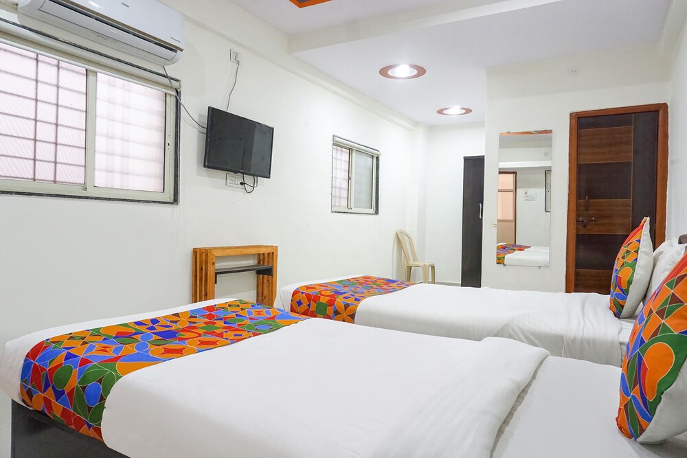 pop 703057 hotel surya