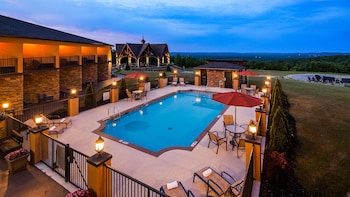 aiden by best western warm springs hotel and event center