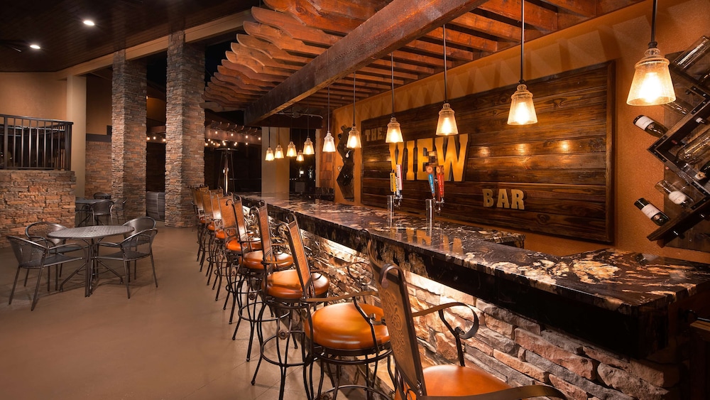 aiden by best western warm springs hotel and event center