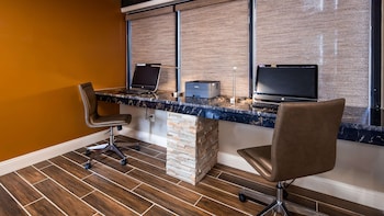 aiden by best western warm springs hotel and event center