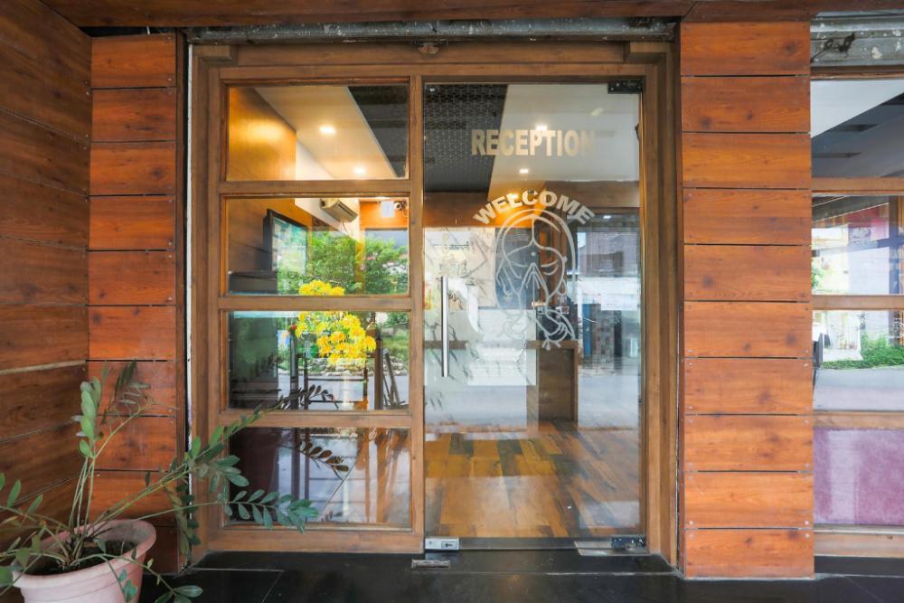 oyo flagship 702274 jatin hotel