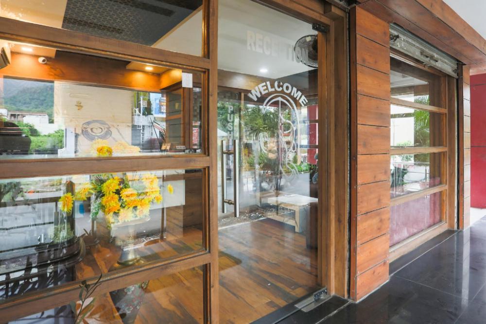 oyo flagship 702274 jatin hotel