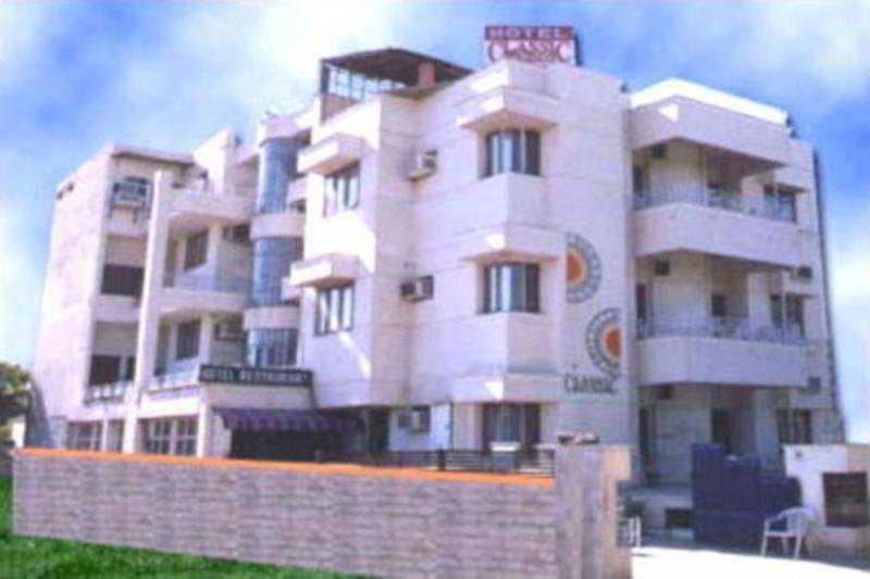 Classic Holidays,Jaipur>>Ajmer Road,2 star