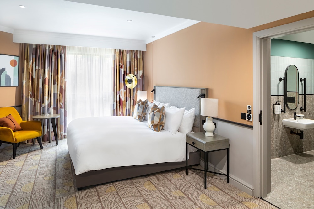 voco fareham solent by ihg