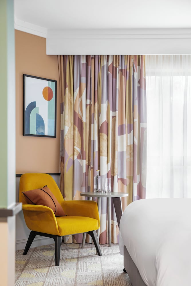 voco fareham solent by ihg