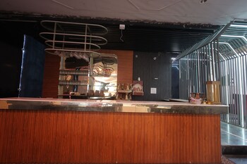 Sparsh Village Club,Bareilly>>Ahmedabad,2 star