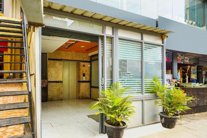 collection o 16990 sai shwetha grand arra