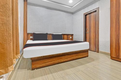 Collection O Mohan Paradise,India>>Kanpur,3 star