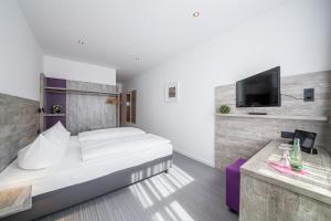 best living hotel arotel