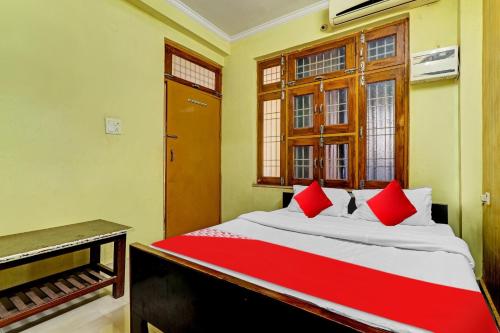 Oyo Flagship 806023 Hotel Royal,India>>Gwalior,3 star