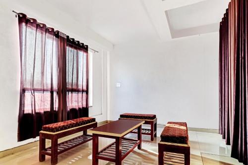 Oyo Flagship 806023 Hotel Royal,India>>Gwalior,3 star