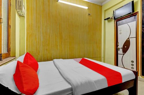 Oyo Flagship 806023 Hotel Royal,India>>Gwalior,3 star
