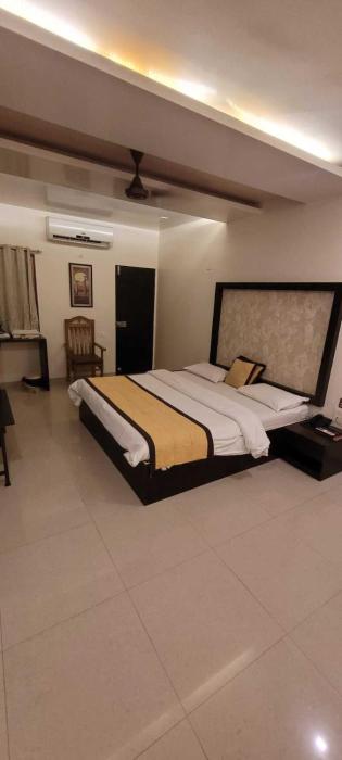 hotel o naveen residancy