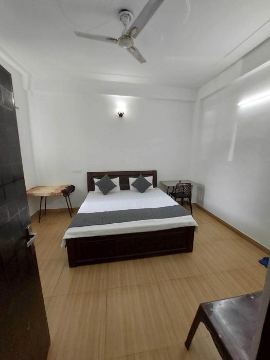 hotel o naveen residancy