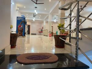 pop 80763a hotel kaushlendra palace