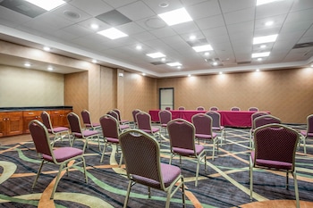 clarion hotel fort mill near amusement park
