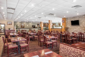 clarion hotel fort mill near amusement park