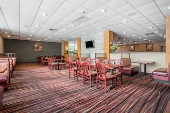 clarion hotel fort mill near amusement park