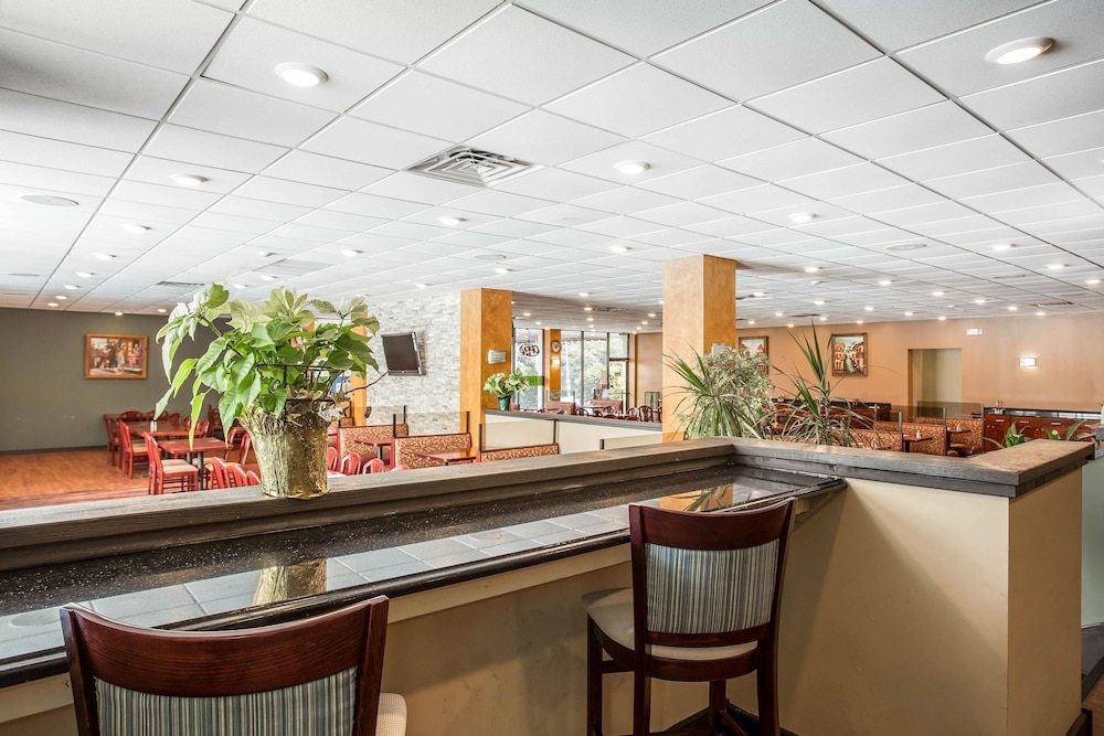 clarion hotel fort mill near amusement park