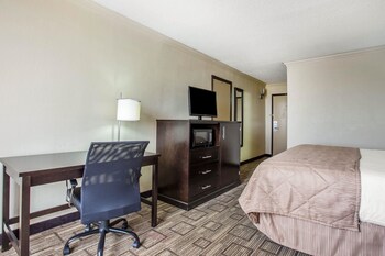 clarion hotel fort mill near amusement park