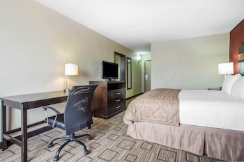 clarion hotel fort mill near amusement park