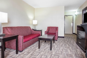 clarion hotel fort mill near amusement park