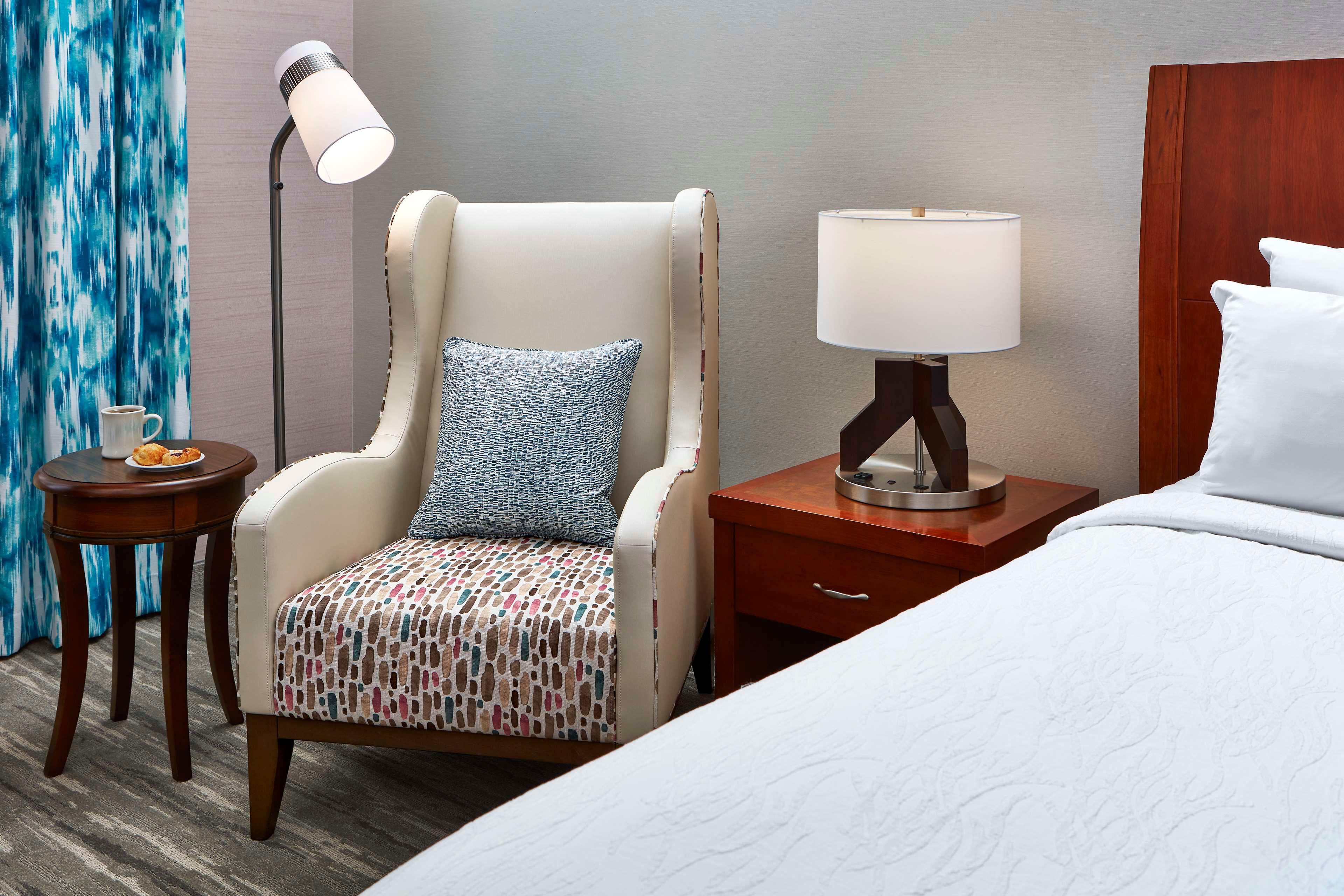 hilton garden inn valencia six flags