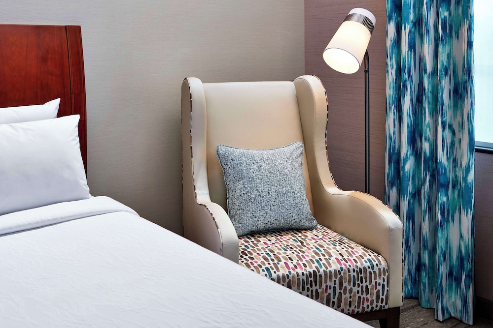 hilton garden inn valencia six flags