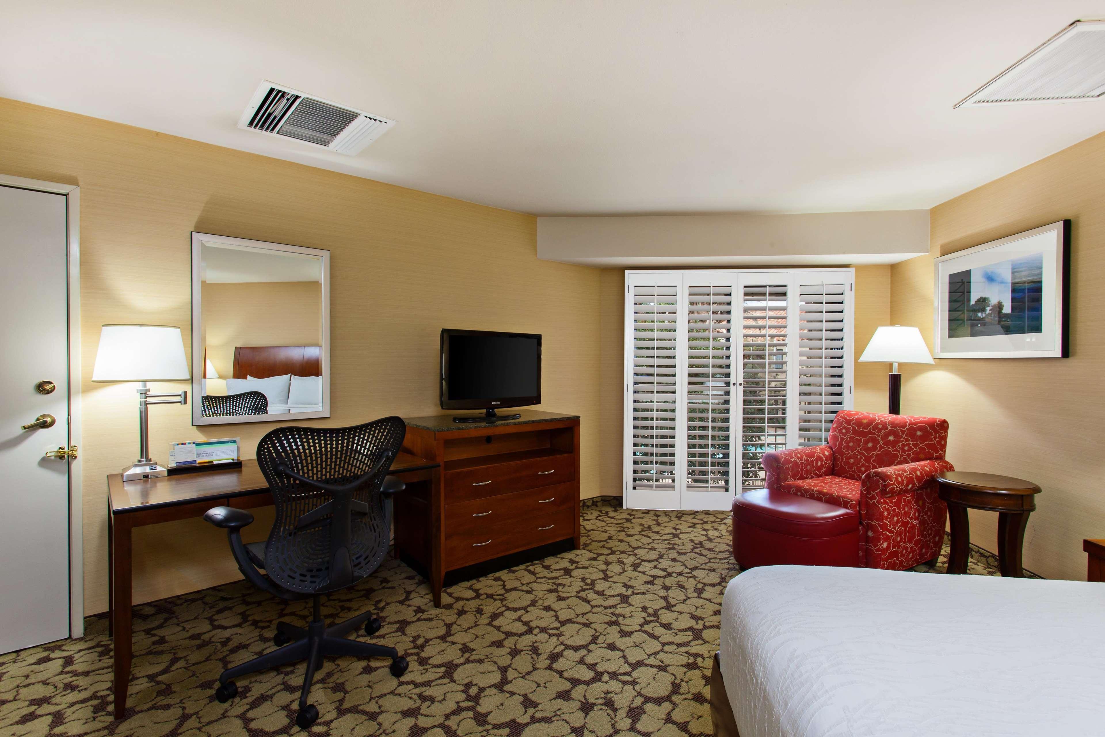 hilton garden inn valencia six flags