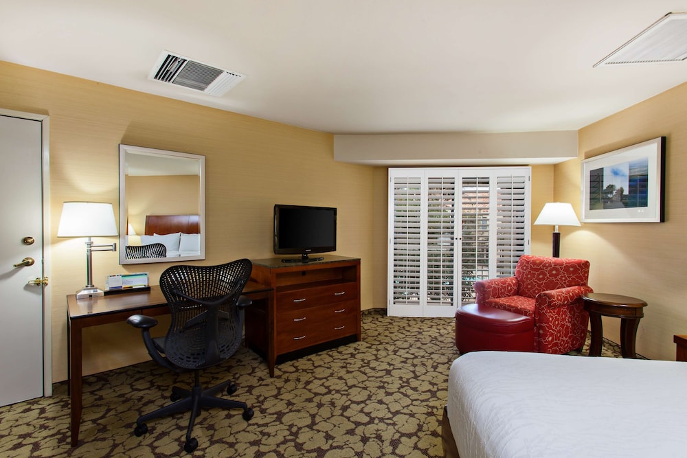 hilton garden inn valencia six flags