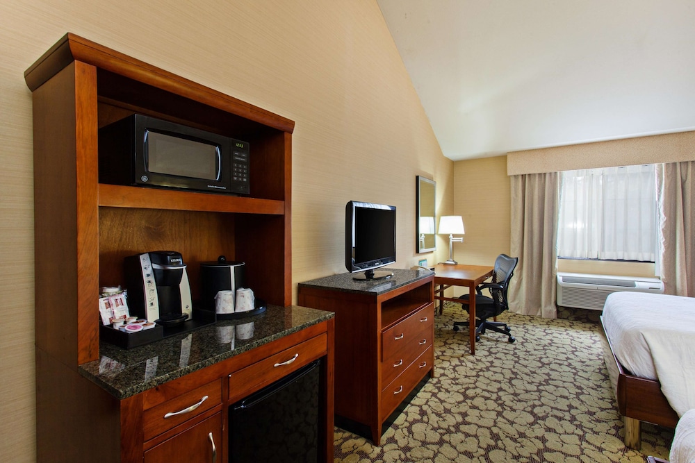 hilton garden inn valencia six flags