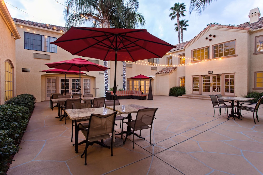hilton garden inn valencia six flags