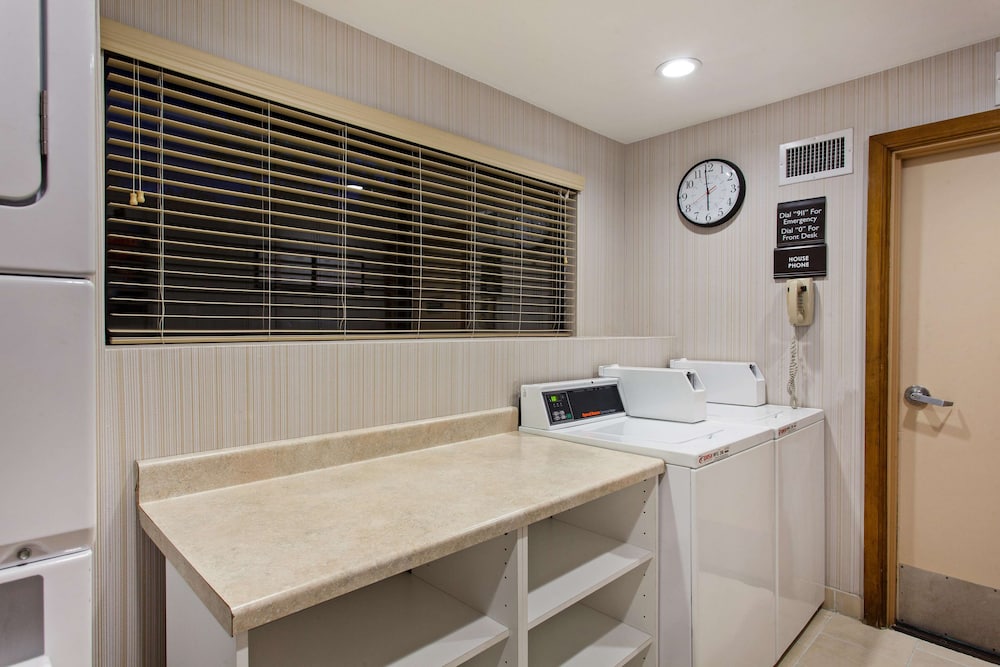 hilton garden inn valencia six flags