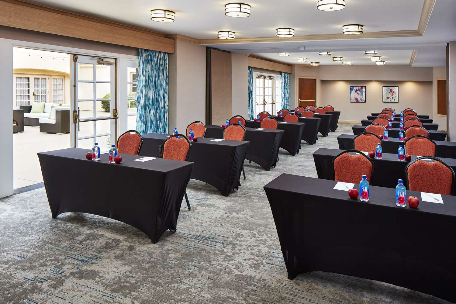 hilton garden inn valencia six flags