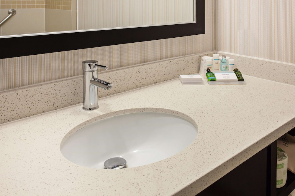 hilton garden inn valencia six flags