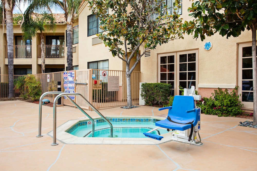 hilton garden inn valencia six flags