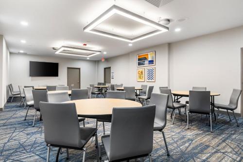 holiday inn express van nuys by ihg