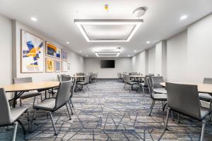 holiday inn express van nuys by ihg