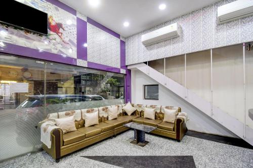 collection o kyd guest house near indian museum