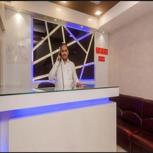 hotel plaza near byculla railway station