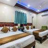 hotel plaza near byculla railway station