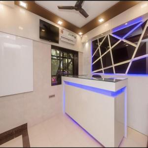 hotel plaza near byculla railway station