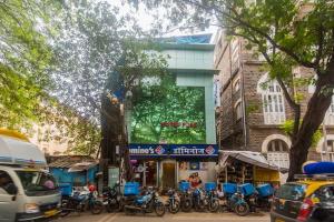 hotel plaza near byculla railway station