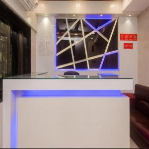 hotel plaza near byculla railway station